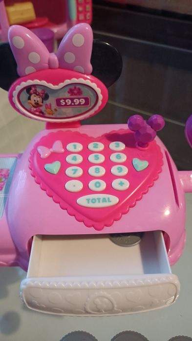 Kasa Minnie, Kasa Minnie