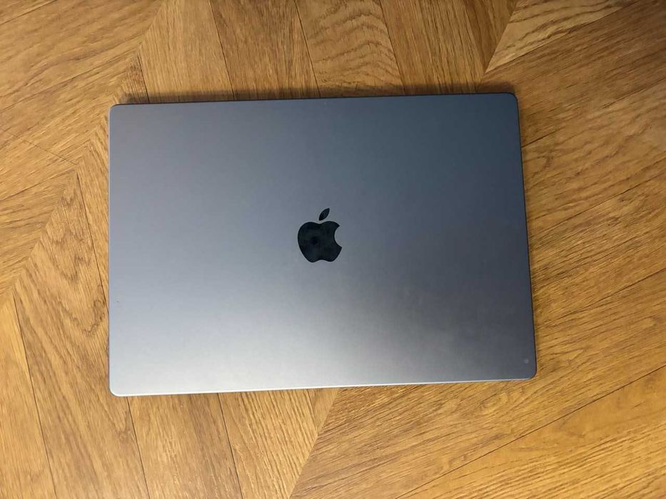 MacBook Pro 16 M1 Pro 32 GB RAM 512 GB SSD - XDR 120 Hz, jak nowy