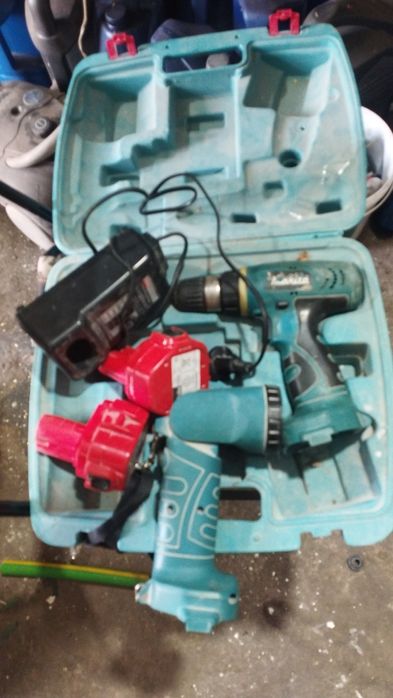 Шуруповерт + фонарь  Макита