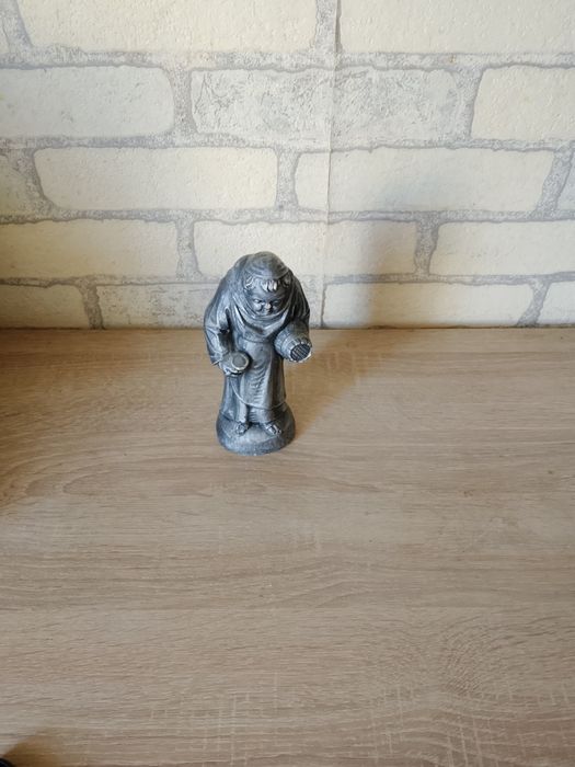 Sprzedam figurkę mnicha