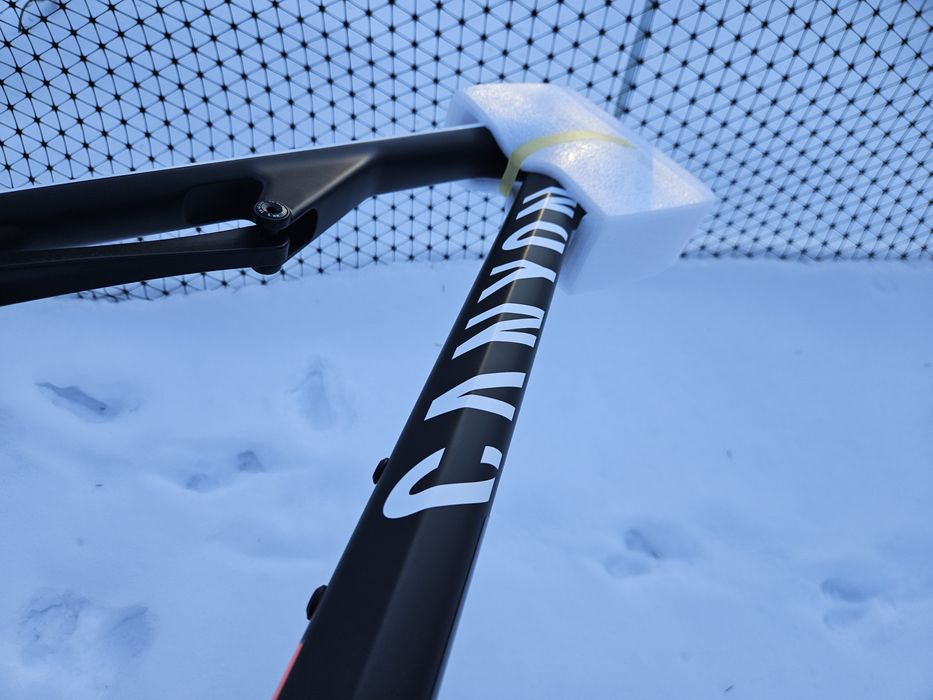 Nowa rama Canyon Lux CF carbon frameset r. L Fox