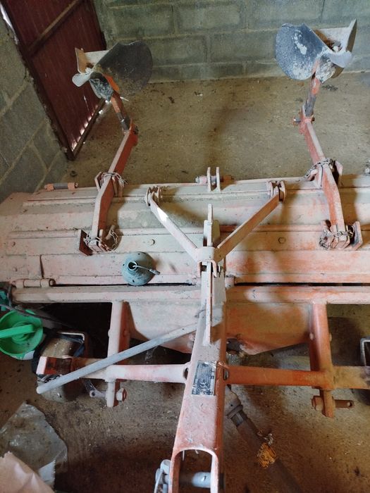 Trator Massey ferguson 1345