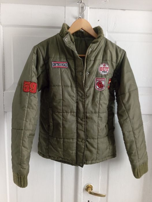 Vintage bomberka pikowana oliwkowa kurtka z naszywkami r. M