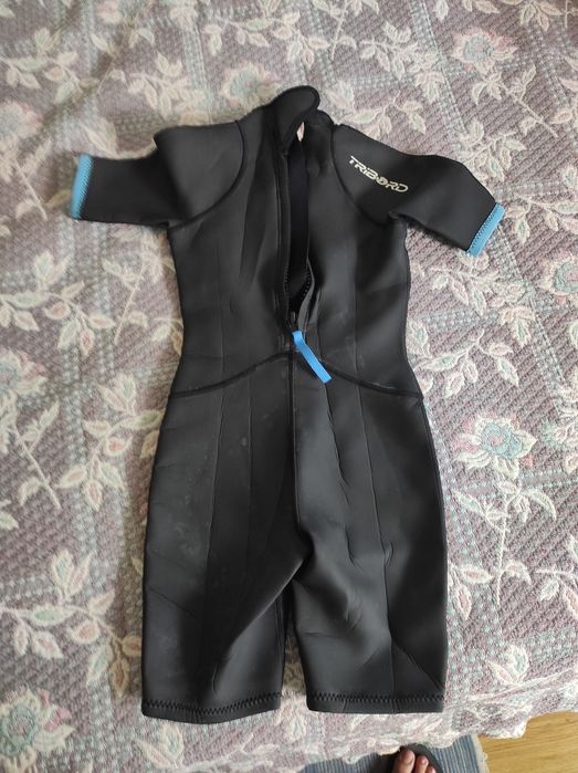 2 Fatos de actividades aquáticas( Surf,Bodyboard,etc) criança 10 anos