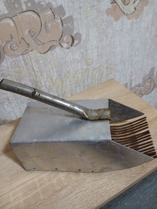 Продам гребінець для збирання ягід.