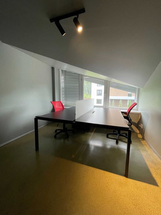 Продам Приміщення 1200 м.кв. + Офіс 200 м.кв. під Офіс/Клініка/IT