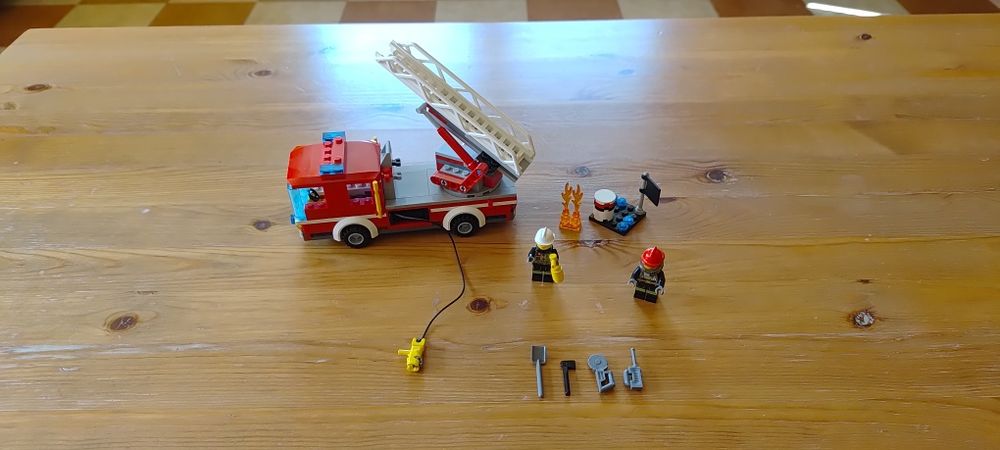 Lego City Wóz Strażacki, Lego 60107