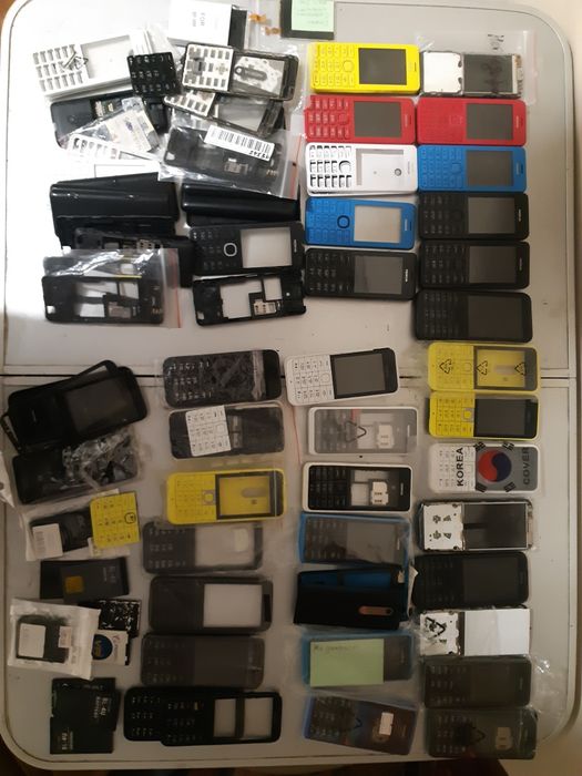 Одним лотом телефоны и комплектующие Nokia  206; 301; 225 И ДРУГИЕ