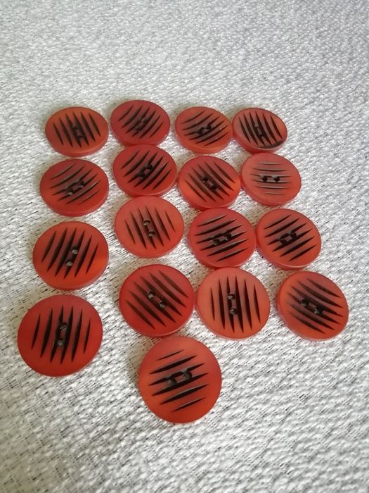 Guziki 17szt nowe likwidacja pasmanterii