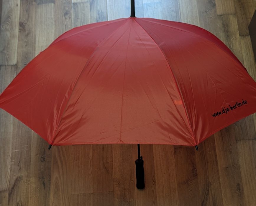 Продаються парасолі