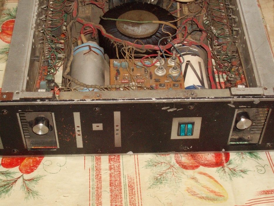 Эстонія Стерео;  Підсилювач  антиквар эстрадний 300 вт (потрібна настр