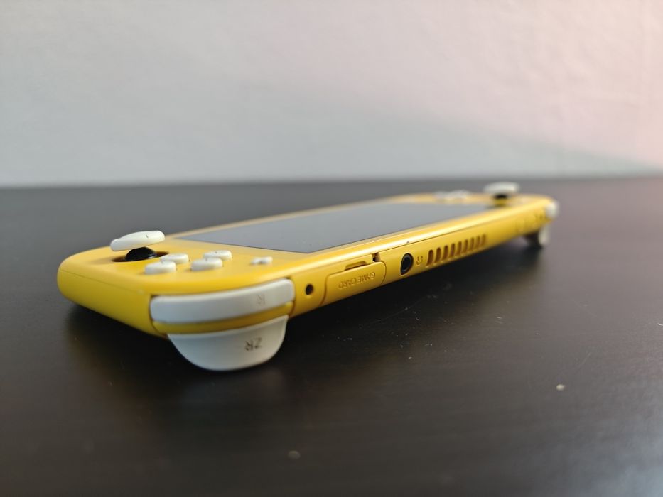 Nintendo Switch Lite Amarela