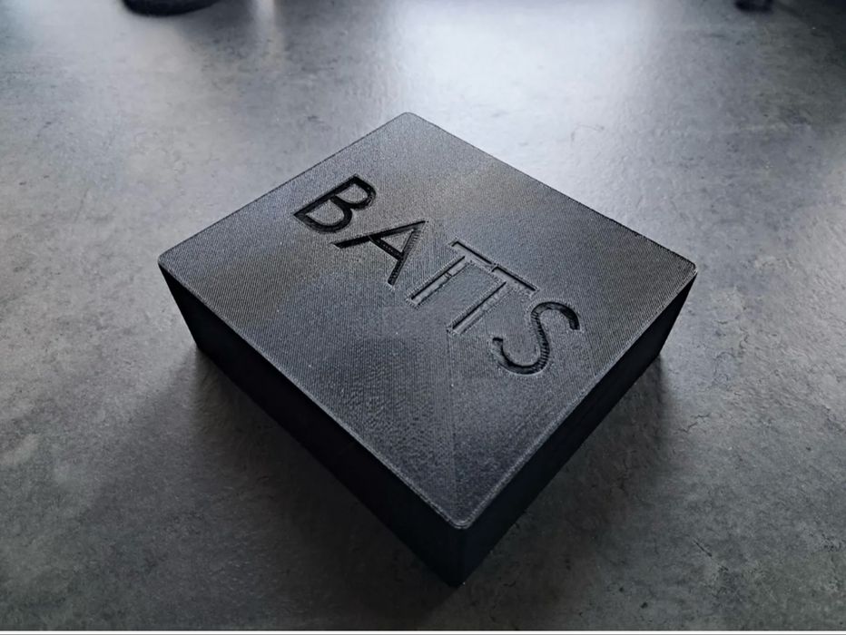 Caixa para organizar pilhas