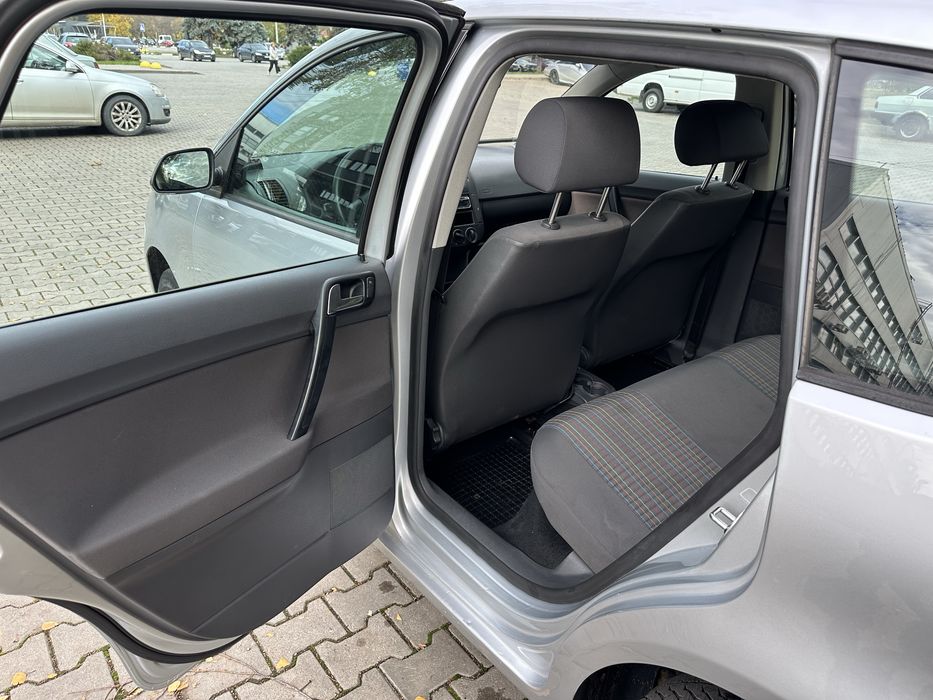 продаю VOLKSWAGEN  polo 2008