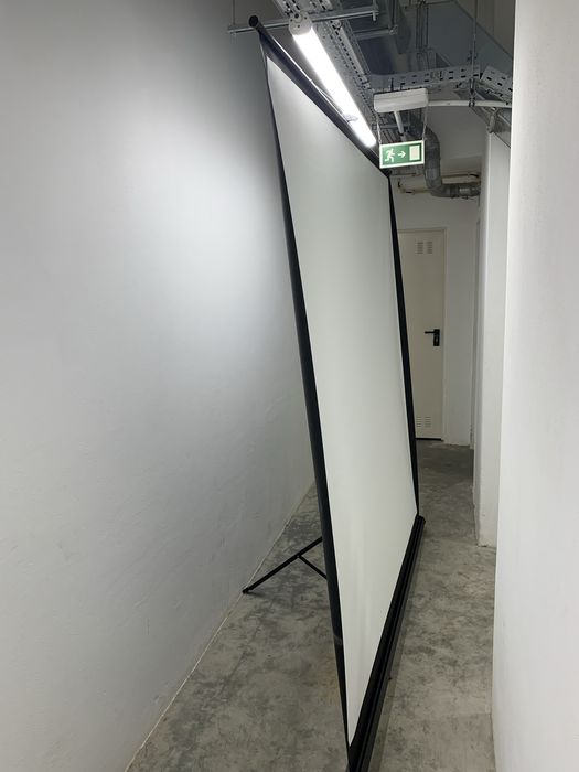 Tela projecao portatil com tripé e saco