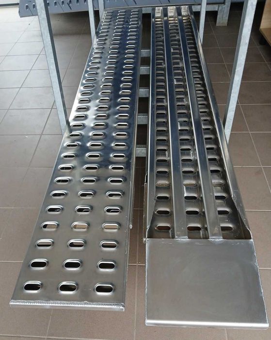 Najazdy- podjazdy 2500 x 315 x 69 mm. Ładowność 2500 kg