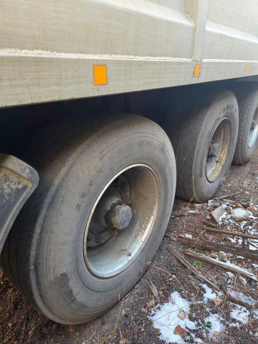 Тягач з напівпричепом DAF CF-85