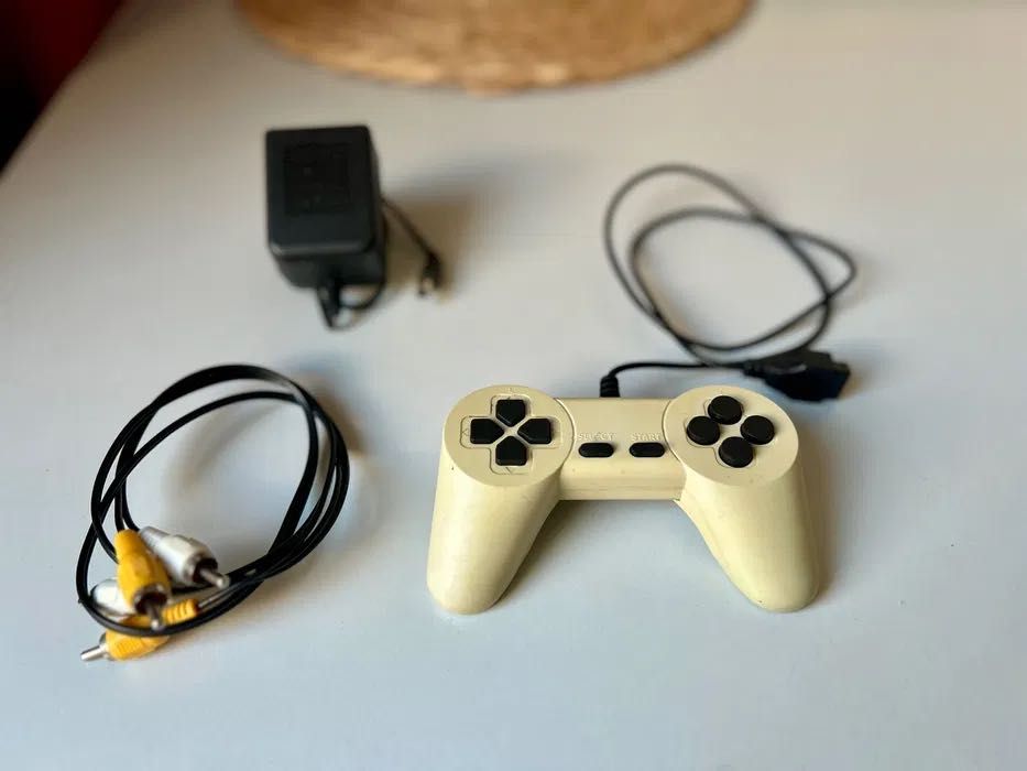 Konsola retro TV - akcesoria