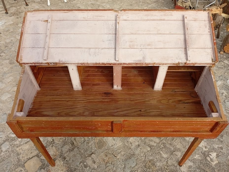 Escrivaninha em madeira rústica (escrivão/pupitre)