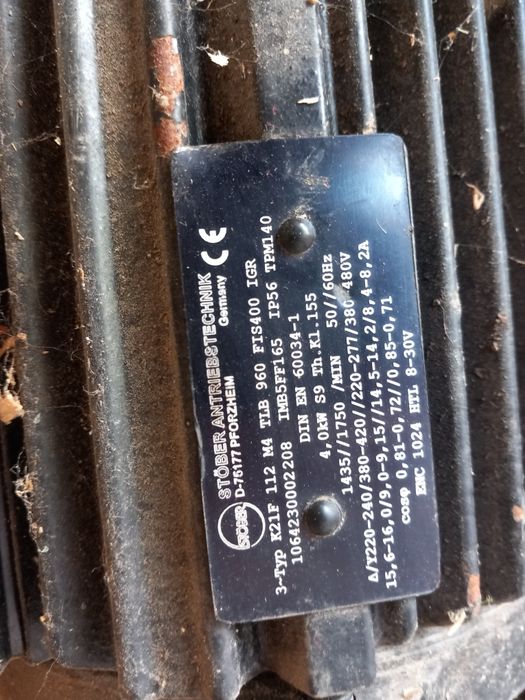 Silnik trójfazowy 220-240 / 380/420v 50/60 Hz