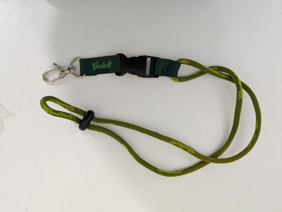 Cerveja Grolsch Merchandising

Inclui os elementos presentes na imagem