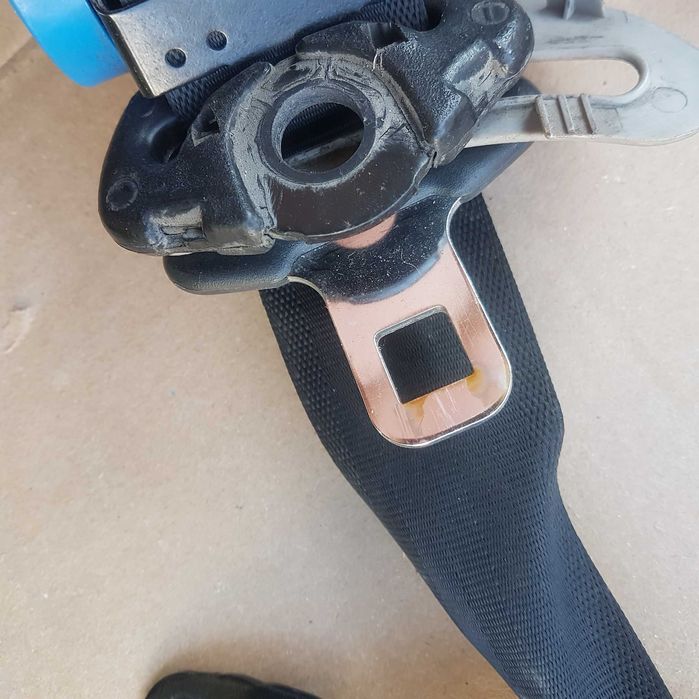 pas pasy zapinka wpinka klamra pasa tył tylne lanos nubira nexia