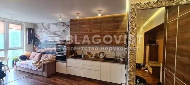 ЖК Малахіт 2 кімнатна  Метро Центр Є паркинг є генератор