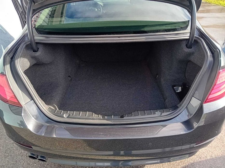 BMW 520 D c/auto - Nacional ( pequeno sinistro )