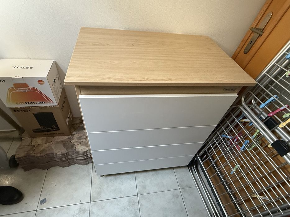 Comoda mobilia de bebe