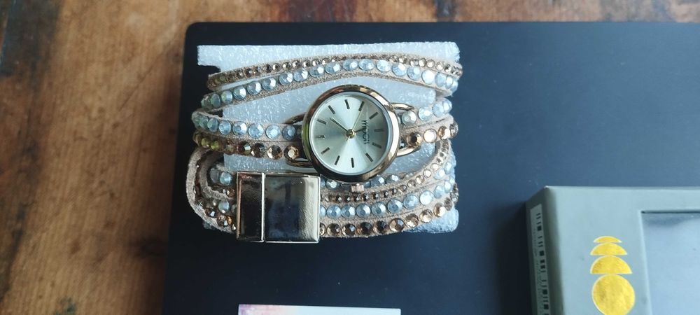 Relógio senhora Moon Crystal Wrap novo com caixa