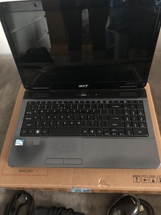 Laptop ACER ASPIRE 5732Z - czarny + torba do laptopa gratis