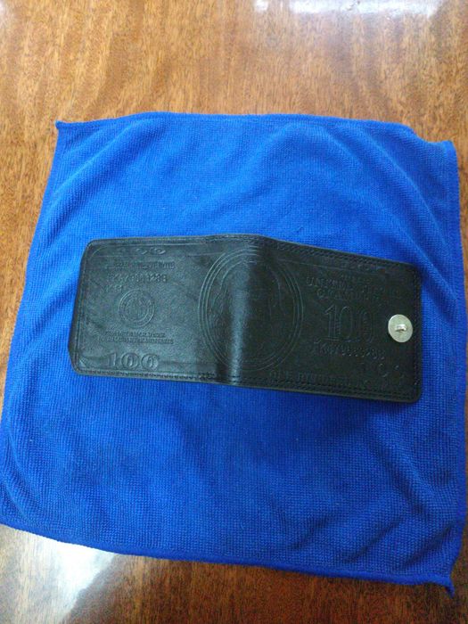 Кошелёк мужской ,маленький , элегантный.