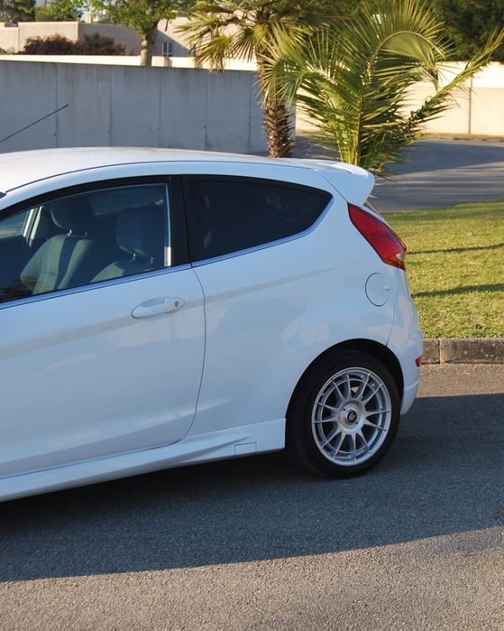 Ford fiesta.