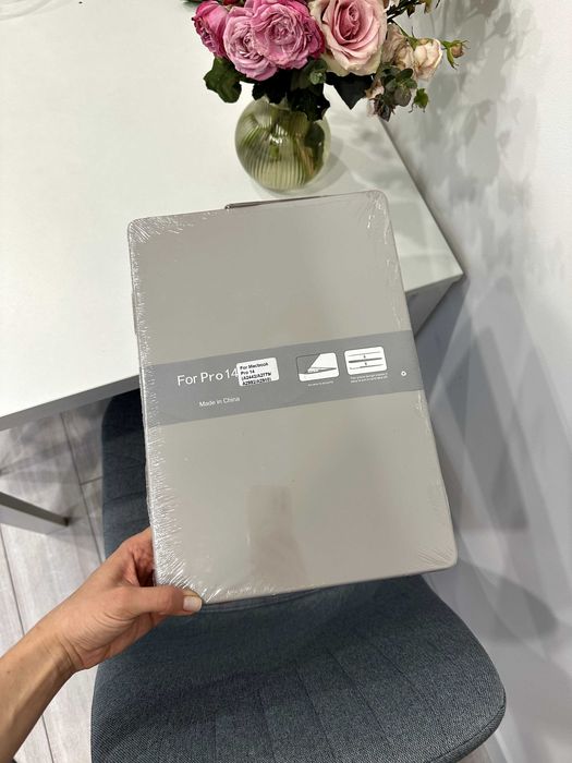 Новий Чохол на MacBook Pro 14 A2442 A2779