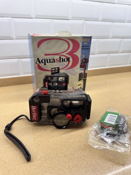 Kit Subaquático Ikelite AquaShot 3 com Câmara Fuji Endeavor 10