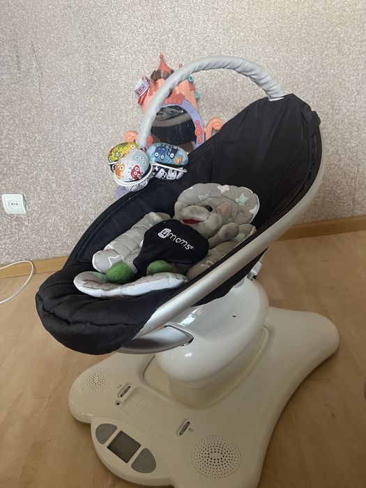 4moms mamaRoo 4.0 – електронна гойдалка для малюка. Заколисуючий центр