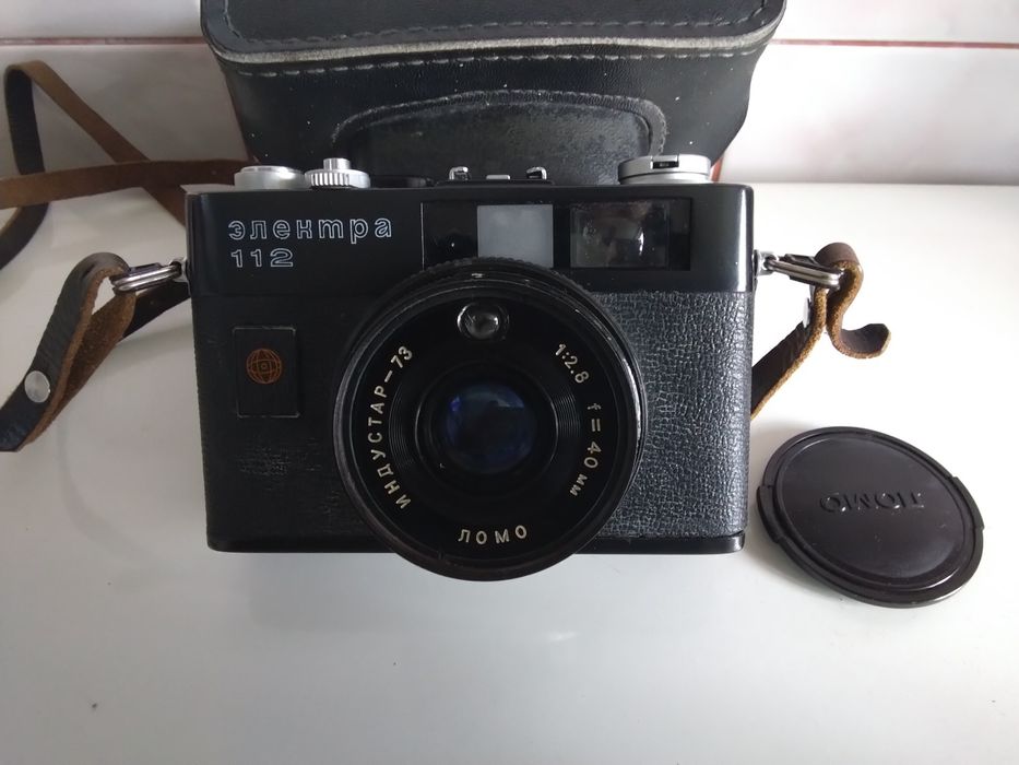 Плівковий фотоапарат * Електра 112 *.