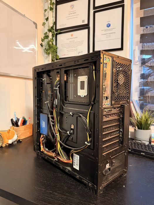 Kompletny zestaw gamingowy PC + monitor + klawiatura + mysz + słuchawki