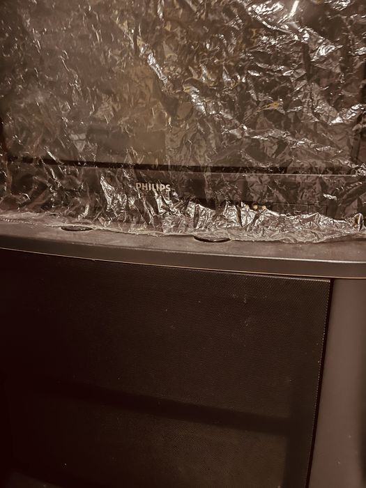 Televisao com movel marca Phipips