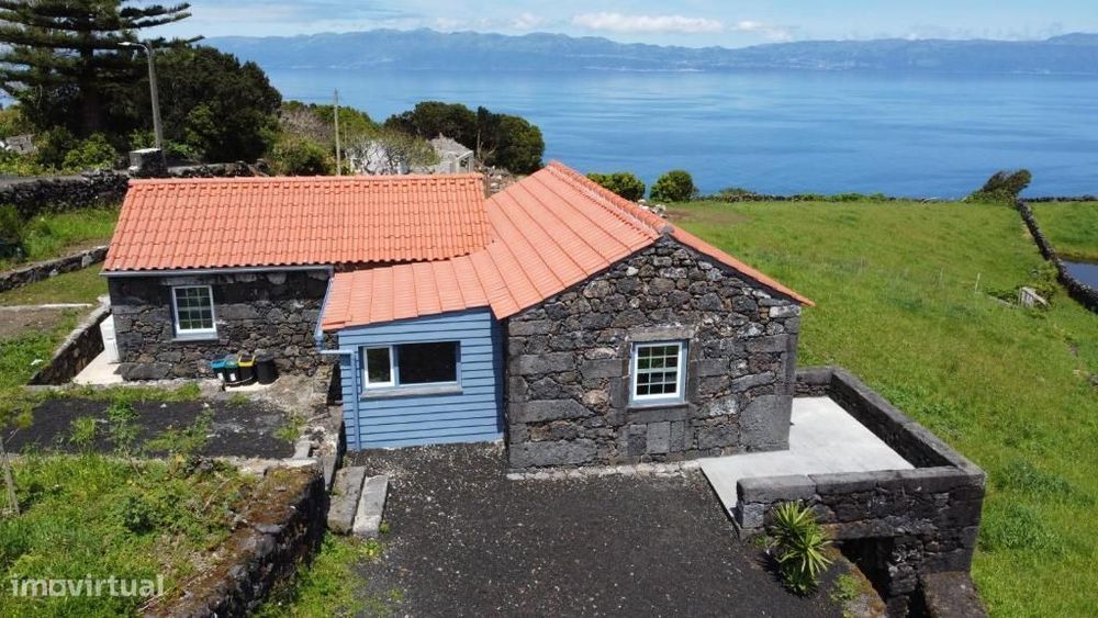 Quinta com casa e atafona recuperadas no Pico (Ribeirinha)Azores