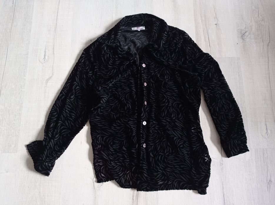 Prześwitująca koszula