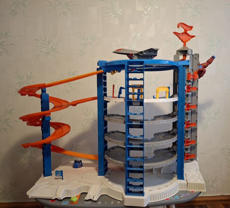 Продам Трек HOT Wheels