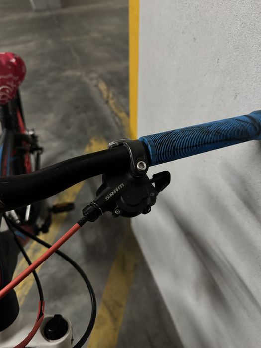 Bicicleta Berg BTT modificada para wheeling