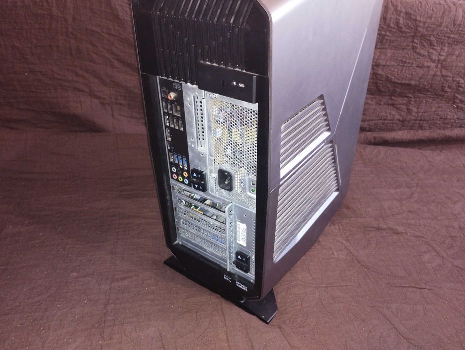 Alienware R5 | GTX 1080 FE | Intel i7-6700 | NVME | WiFi | 460W PSU