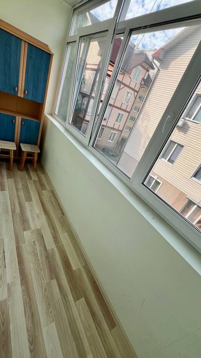 Здам в оренду затишну квартиру з великою балконом-лоджією