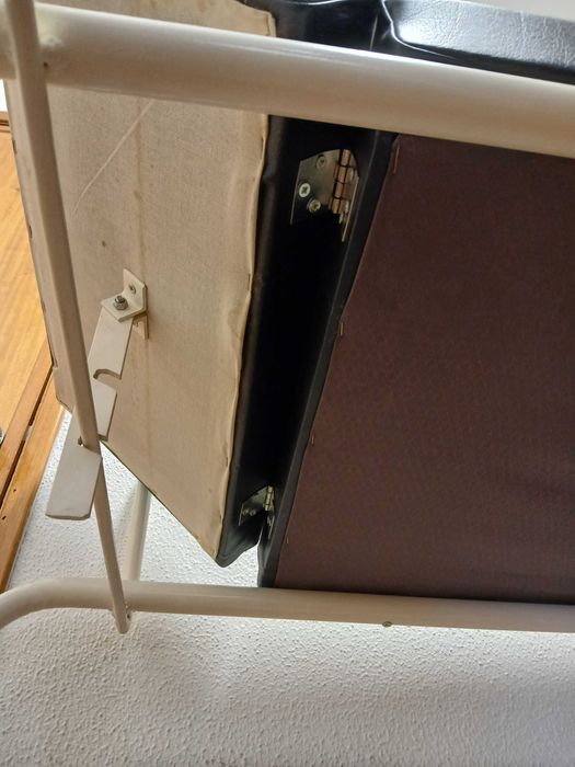 Marquesa Pediatrica - Cabeceira regulável - Medico / Clinico