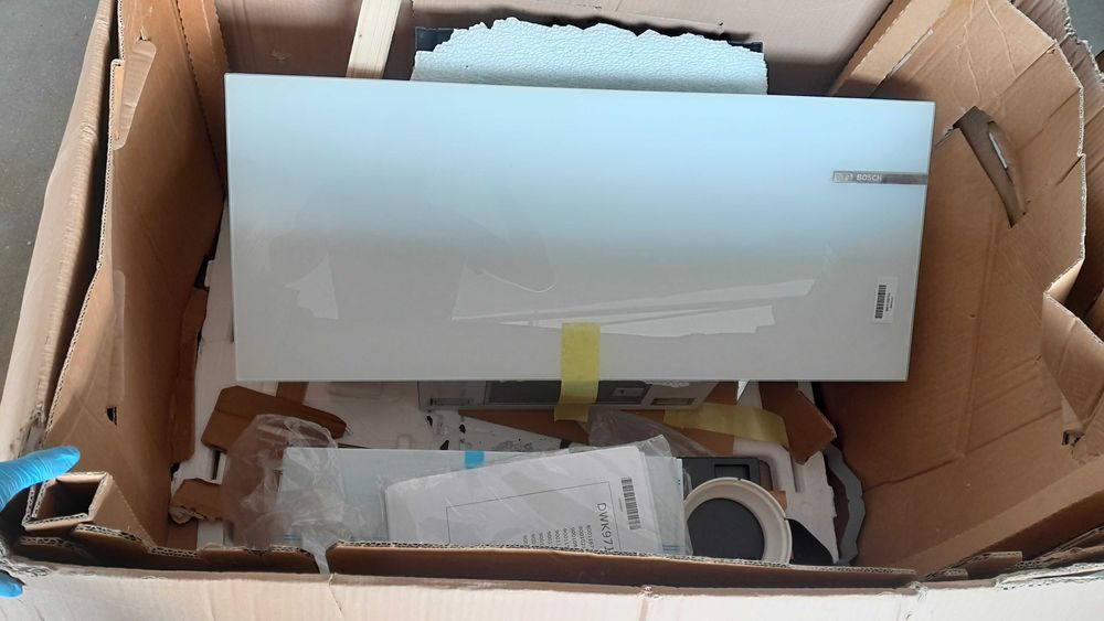 Nowy okap kuchenny kominowy naścienny przyścienny BOSCH DWK97JM20