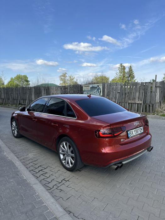 Продам Audi A4 B8