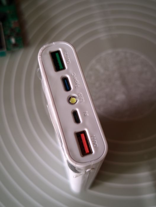 Повербанк 22,5в  на 24000mah