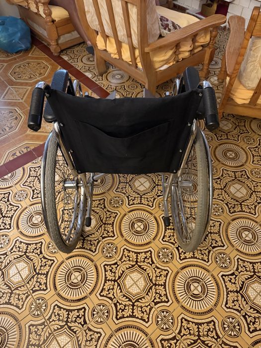 Cadeira de Rodas Adulto